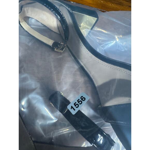 Tory Burch patent leather block heel size 8 - Picture 10 of 10